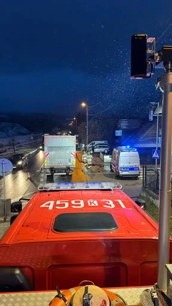 Kolizja na ul. Kolbego w Mszanie Dolnej. Jedna osoba poszkodowana