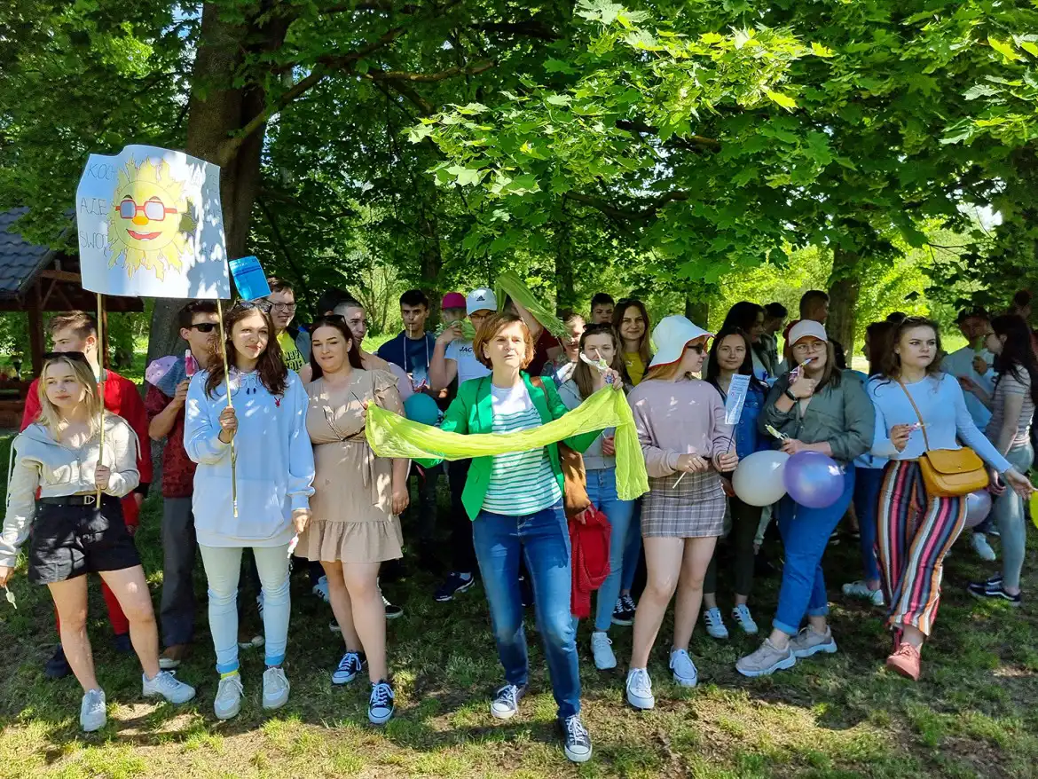 Uczniowie ZS w Łącku wzięli udział w 11. edycji wydarzenia pod hasłem Baw się dobrze! #NIEspieczRaka