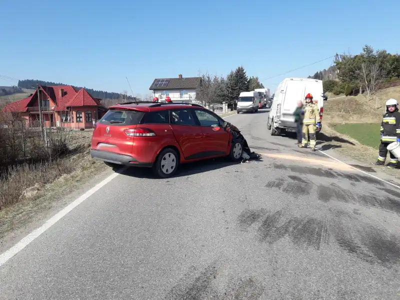 Kraksa w Naszacowicach. 6-letnie dziecko trafiło do szpitala