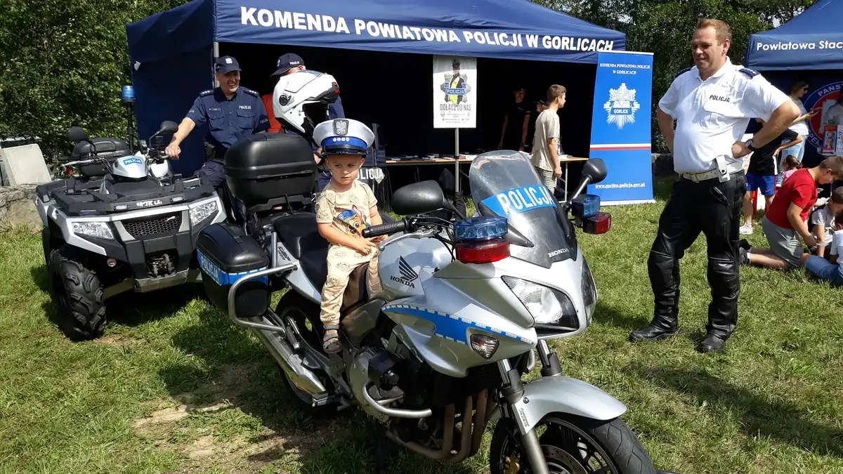 Piknik Rodzinny „Kręci mnie bezpieczeństwo nad wodą”. Uczestniczyli w nim gorliccy Policjanci