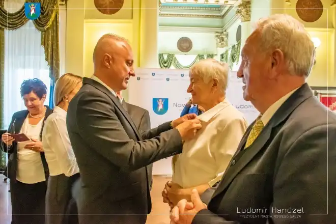 Pary świętowały w nowosądeckim ratuszu jubileusz "złotych godów"