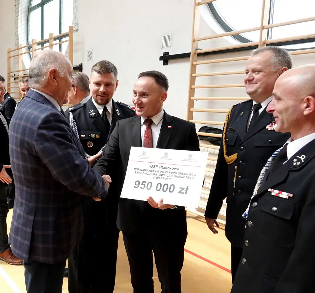 Jednostki OSP z Powiatu Nowosądeckiego i Gorlickiego z dofinasowaniem do zakupu wozów strażackich