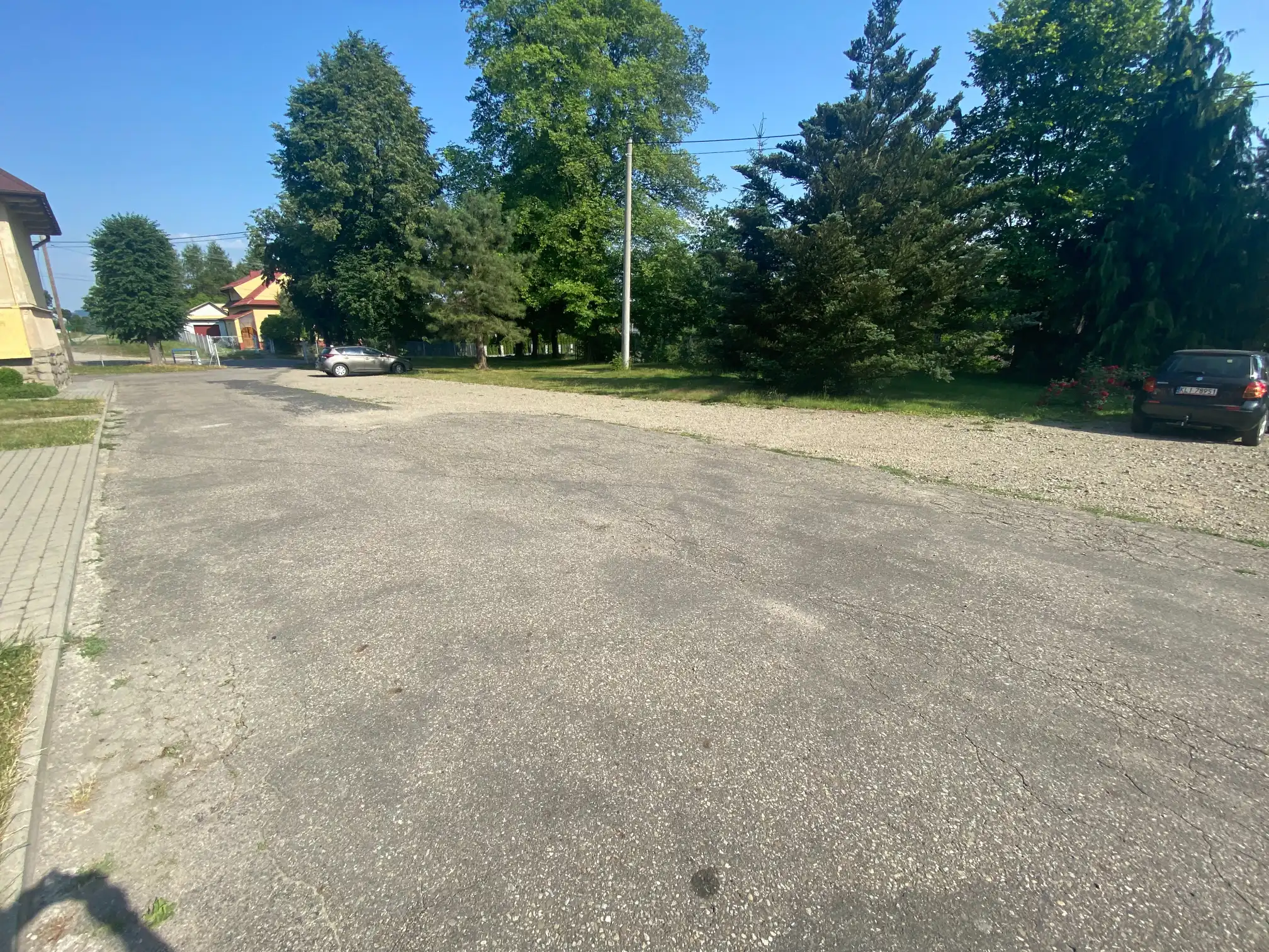 Gmina Limanowa z dotacją na budowę parkingu oraz remont drogi dojazdowej do szkoły w Pisarzowej