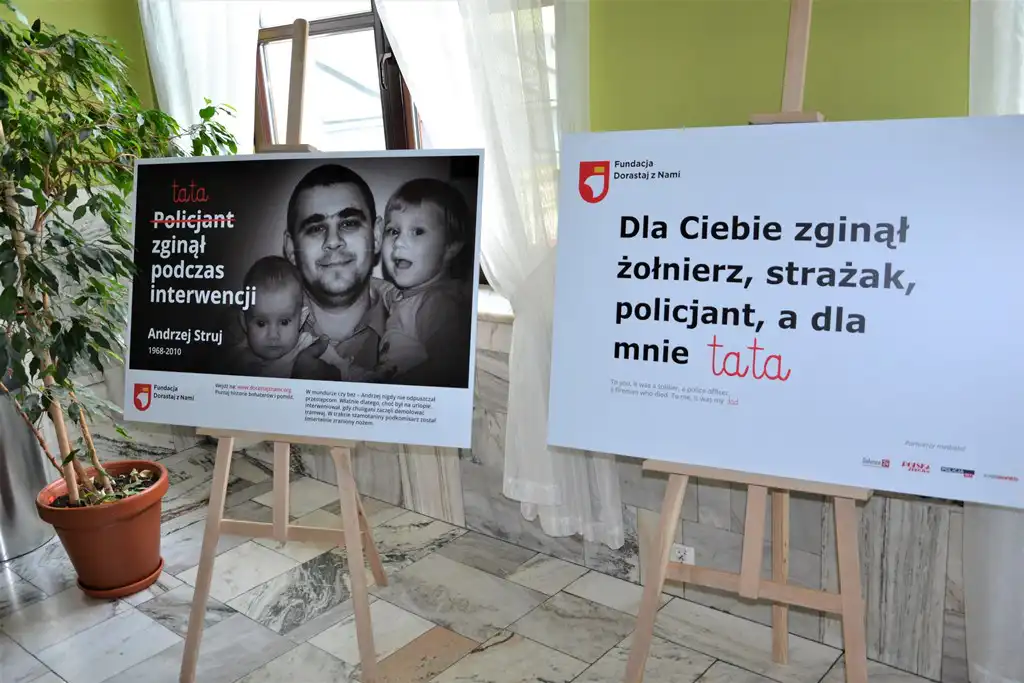 Nowy Sącz: Wystawa poświęcona pamięci poległych mundurowych