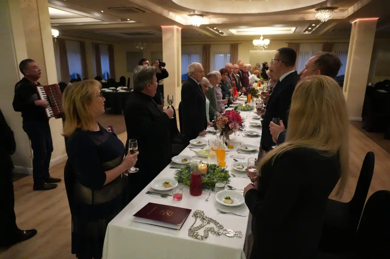 Złote i Diamentowe Gody w gminie Sękowa. Medale za długoletnie pożycie małżeńskie