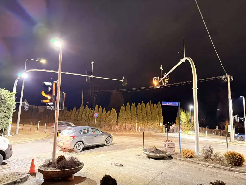 Bezpieczny wjazd na Nawojowską. Sygnalizacja świetlna już prawie gotowa