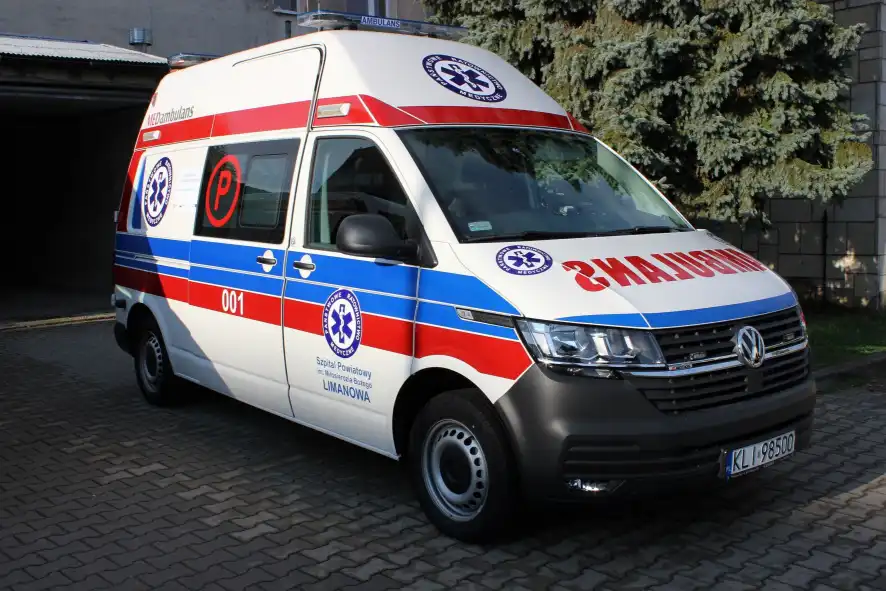 Szpital w Limanowej ma nowy ambulans