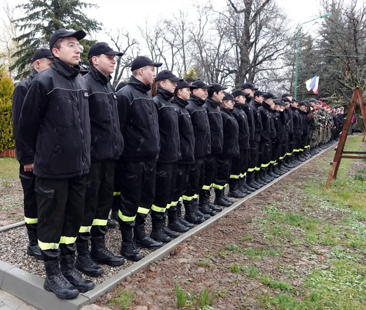 ZS w Marcinkowicach: będzie internat, strzelnica i świetne warunki do nauki. Mundury czekają na ósmoklasistów