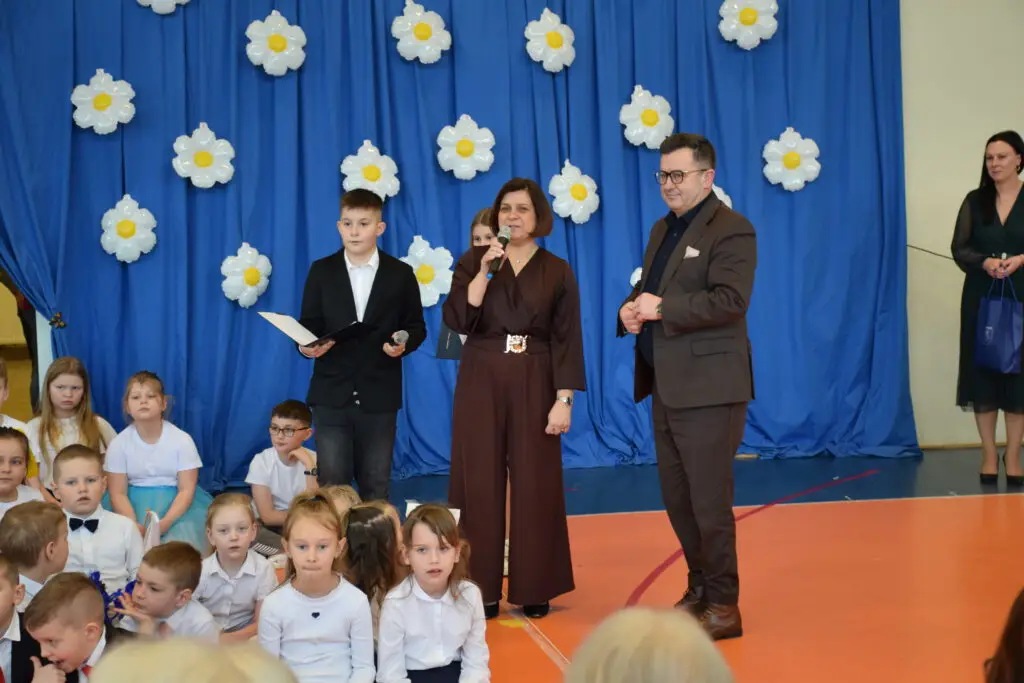 Radość, uśmiech i podziękowania. Dzień Babci i Dziadka w SP Trzetrzewinie