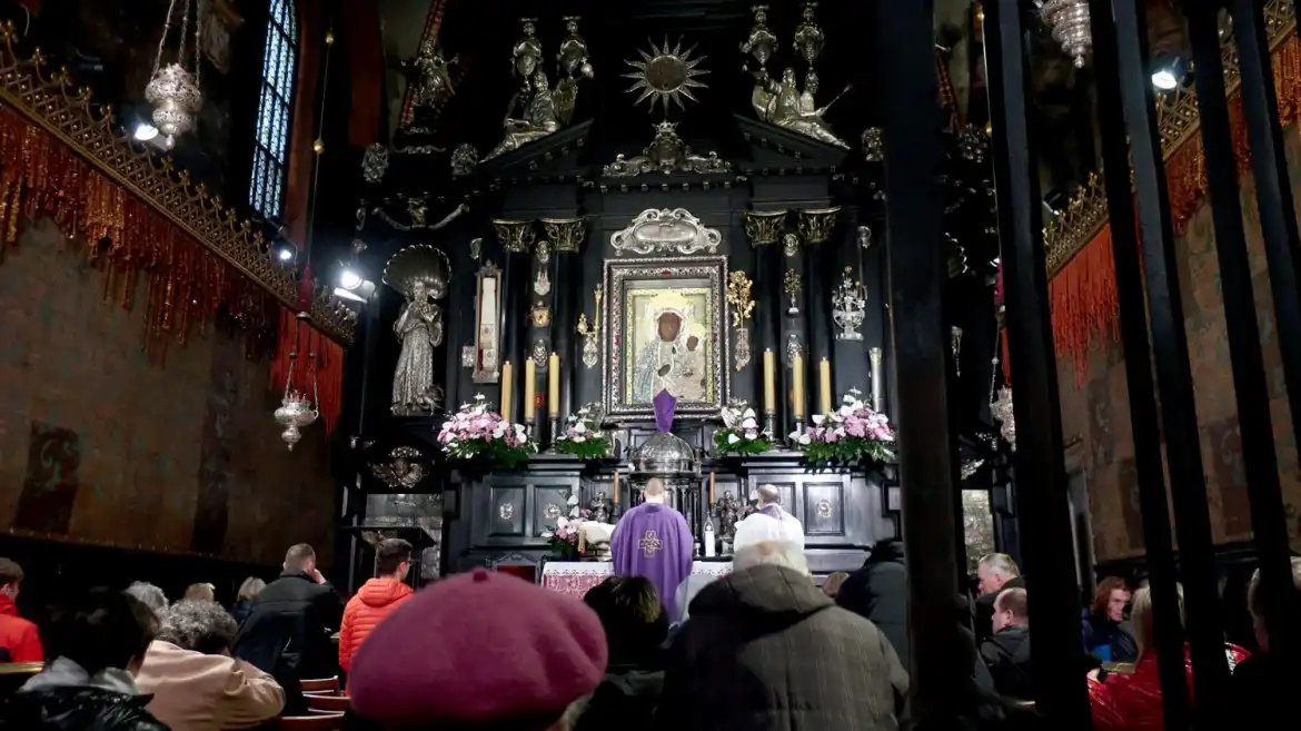 Maturzyści ZS w Starym Sączu pielgrzymowali na Jasną Górę