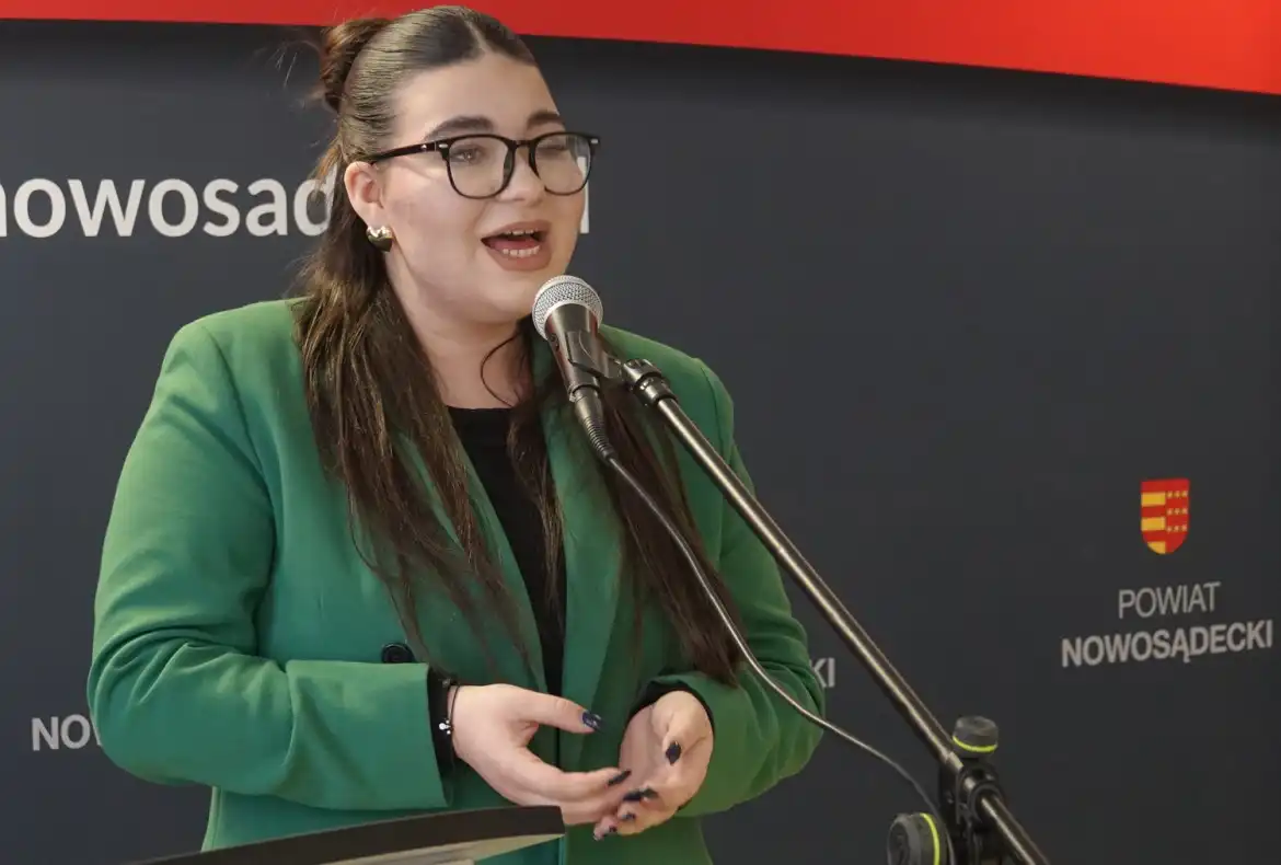 Starosta nowosądecki wręczył nagrody laureatom eliminacji powiatowych 69. Ogólnopolskiego Konkursu Recytatorskiego