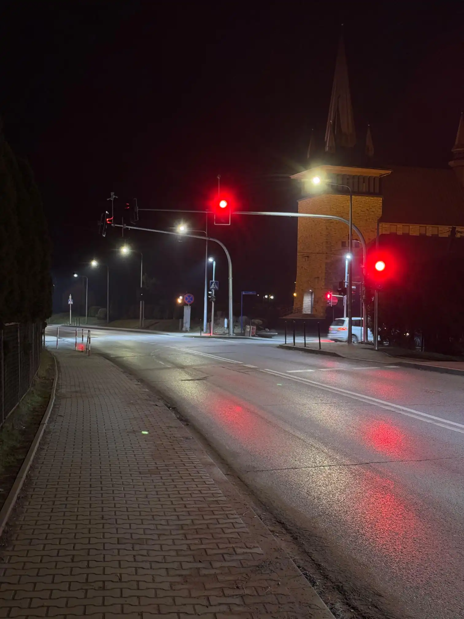 Zawada zyskała nowe światła. Zmiany na skrzyżowaniu z ul. Nawojowską poprawią bezpieczeństwo