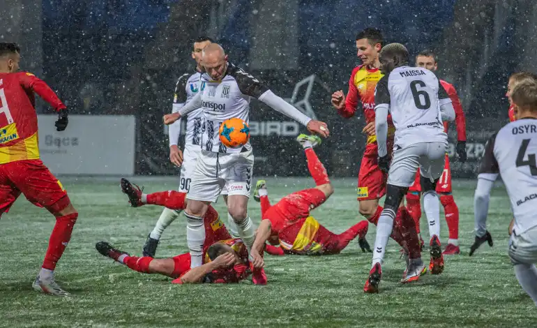 Sandecja remisuje z Koroną Kielce