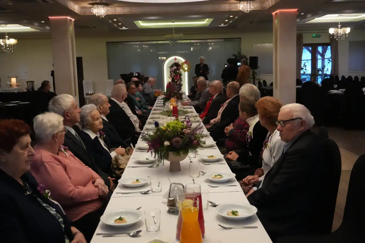 Złote i Diamentowe Gody w gminie Sękowa. Medale za długoletnie pożycie małżeńskie