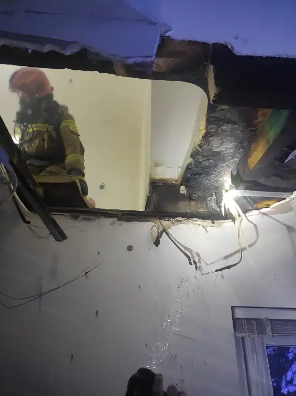 Pożar na ul. Grunwaldzkiej w Nowym Sączu. Paliło się na poddaszu budynku mieszkalnego