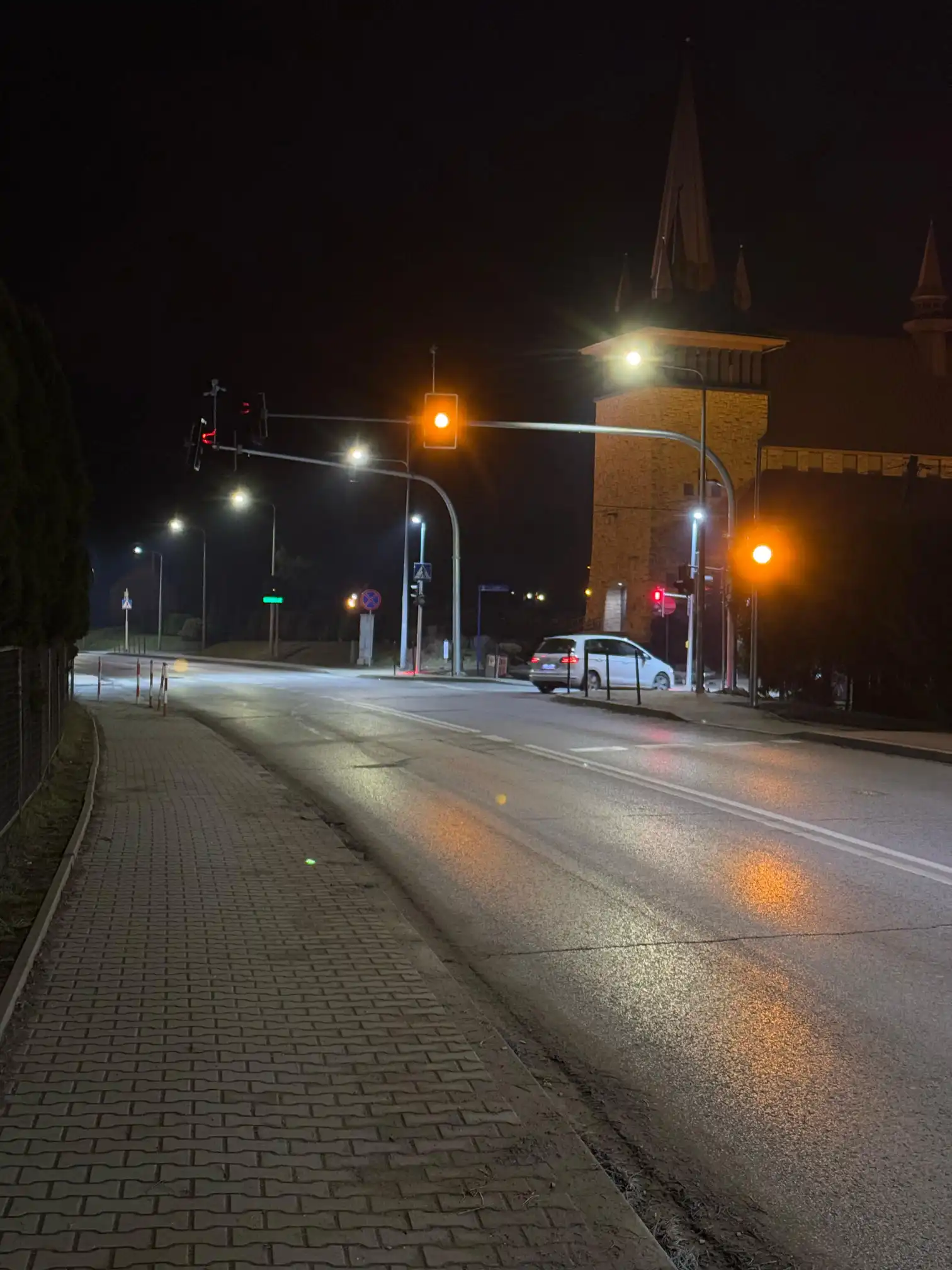 Zawada zyskała nowe światła. Zmiany na skrzyżowaniu z ul. Nawojowską poprawią bezpieczeństwo