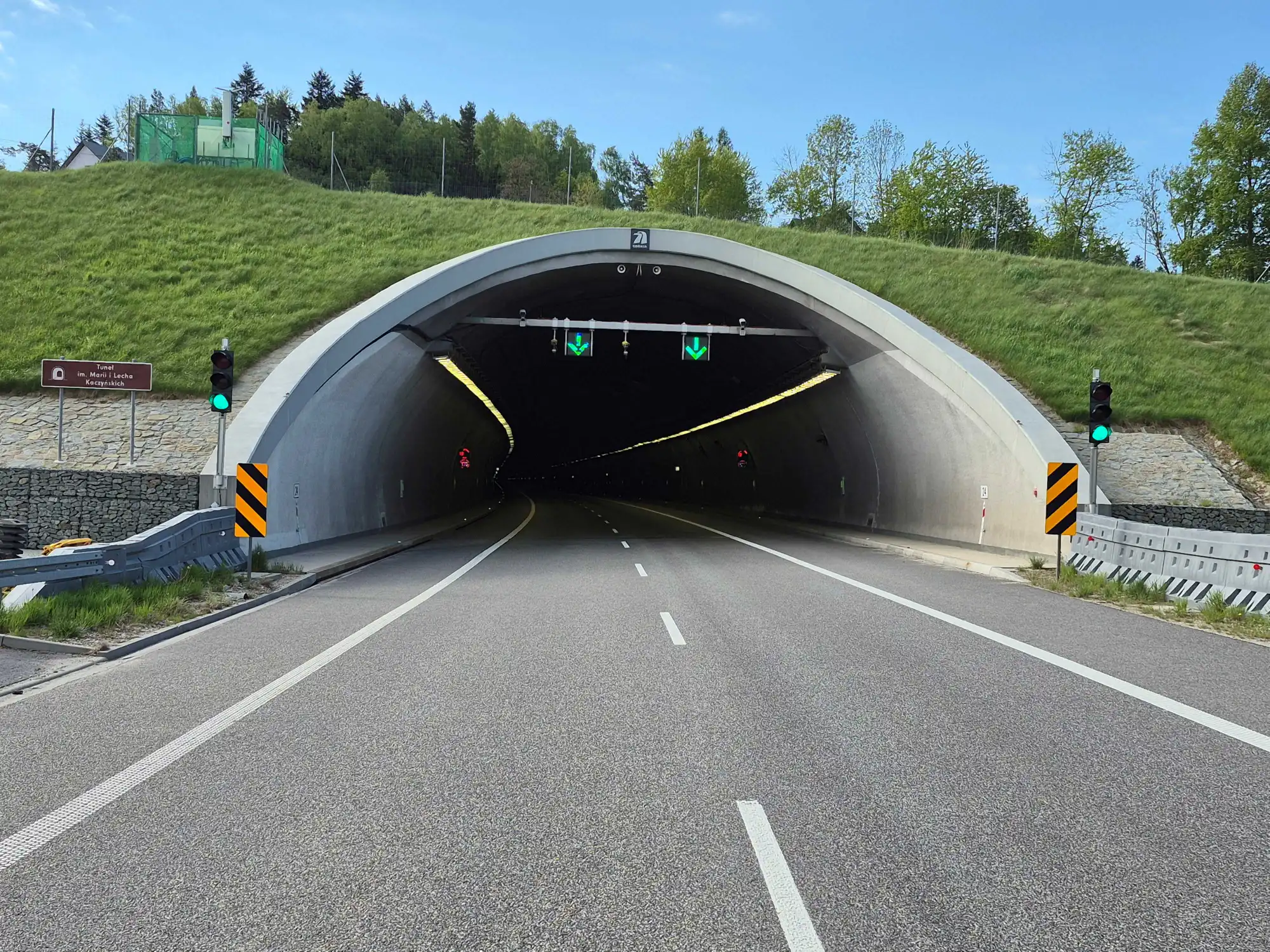 Rekordowy dzień w tunelu pod Luboniem Małym – ponad 45 tysięcy pojazdów na zakopiance