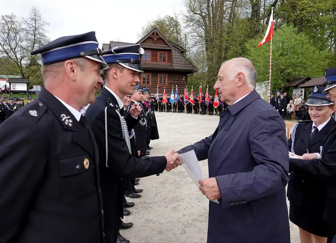 Strażacy ochotnicy z gminy Grybów z dofinansowaniem na zakup sprzętu