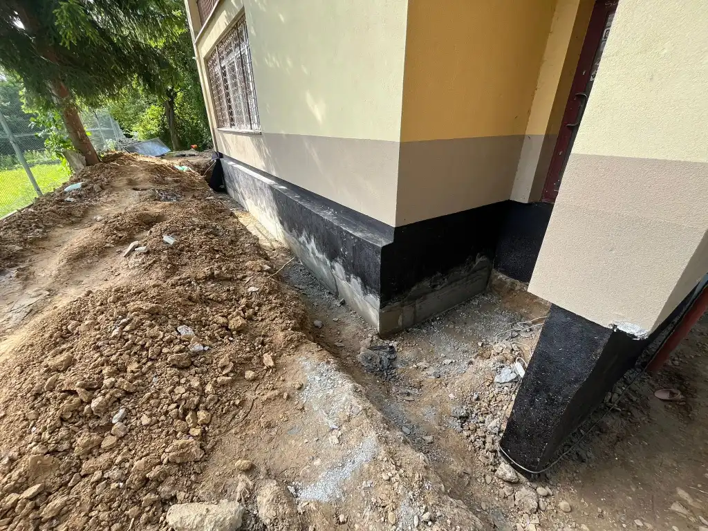 Gorlice: Trwa modernizacja budynku przy ul. Słonecznej 7