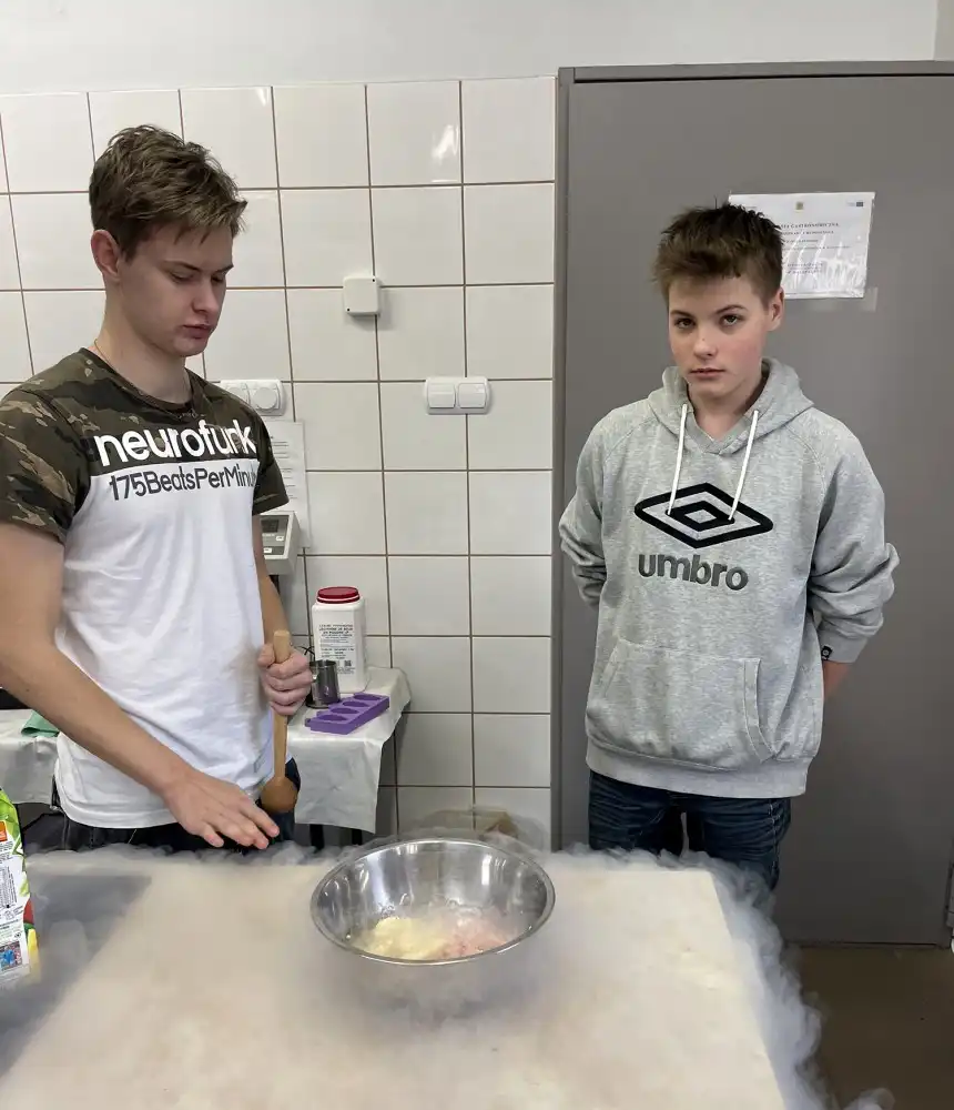 Kurs kuchni molekularnej w ZS w Starym Sączu