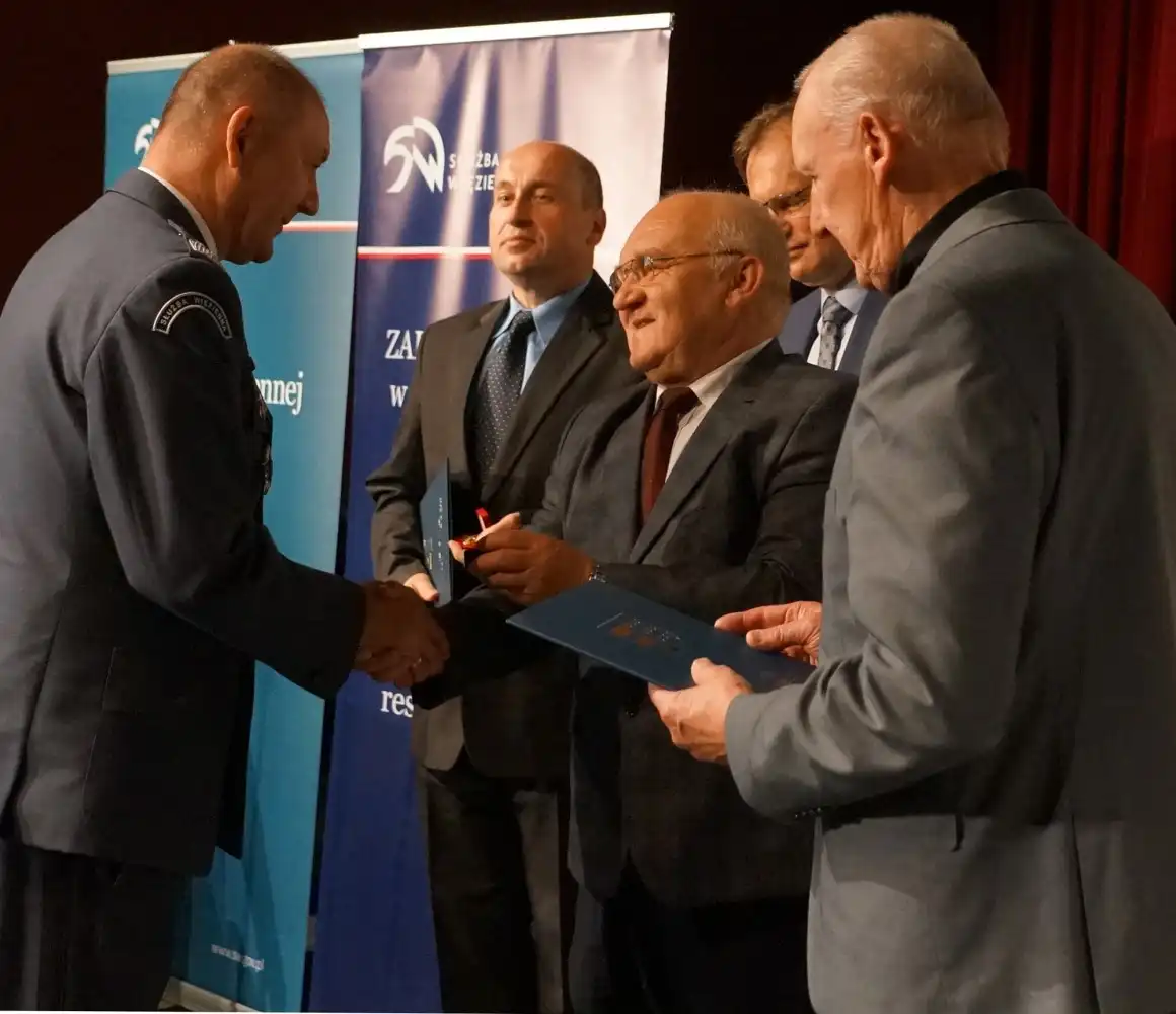 W Zakładzie Karnym w Nowym Sączu odsłonięto tablicę upamiętniającą ofiary niemieckiej okupacji i represji komunistycznych