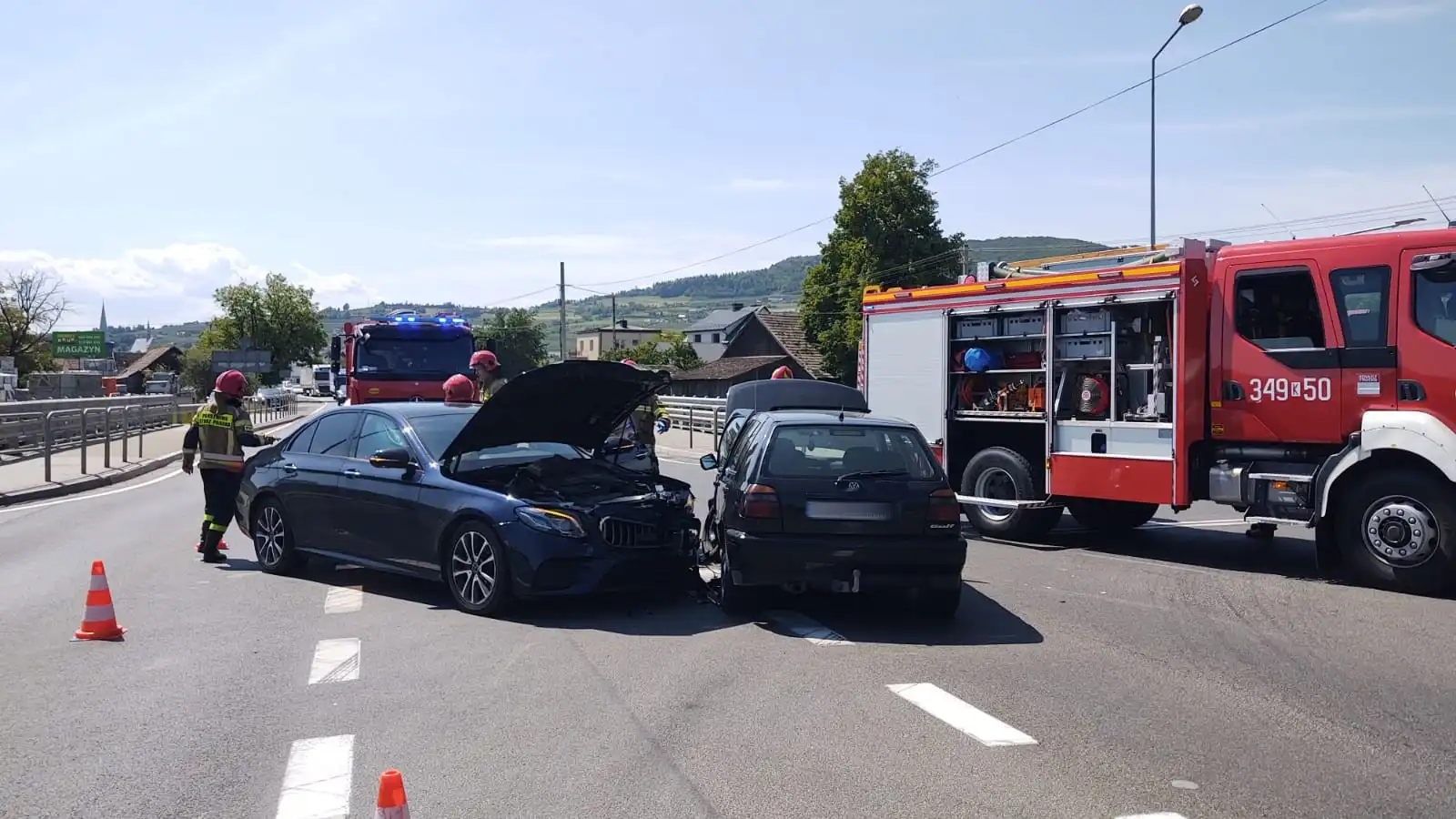 Wypadek w Tęgoborzy. Zderzyły się dwa auta osobowe. Jedna osoba poszkodowana