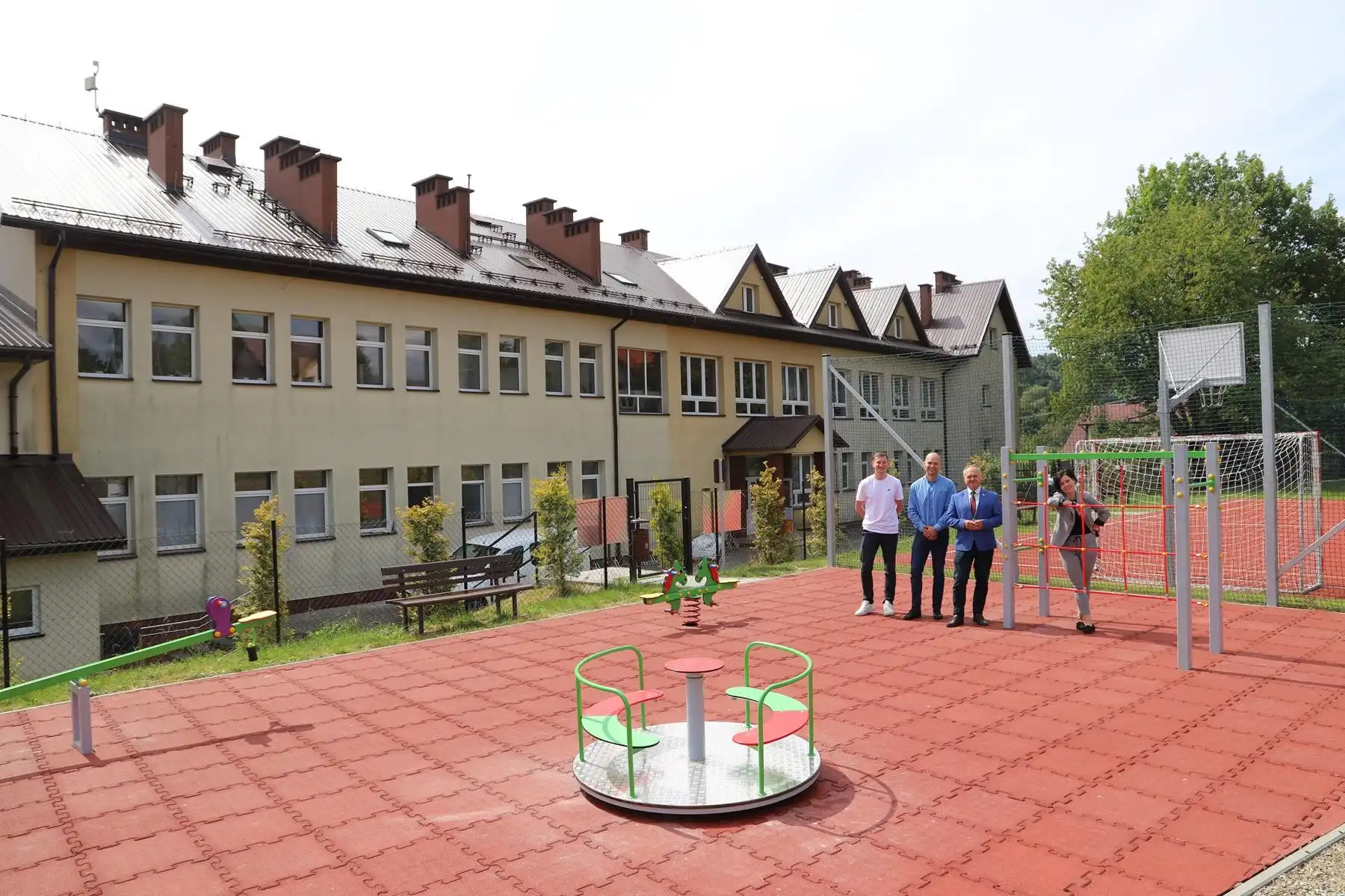 Nowy plac zabaw i siłownia zewnętrzna w Pasierbcu