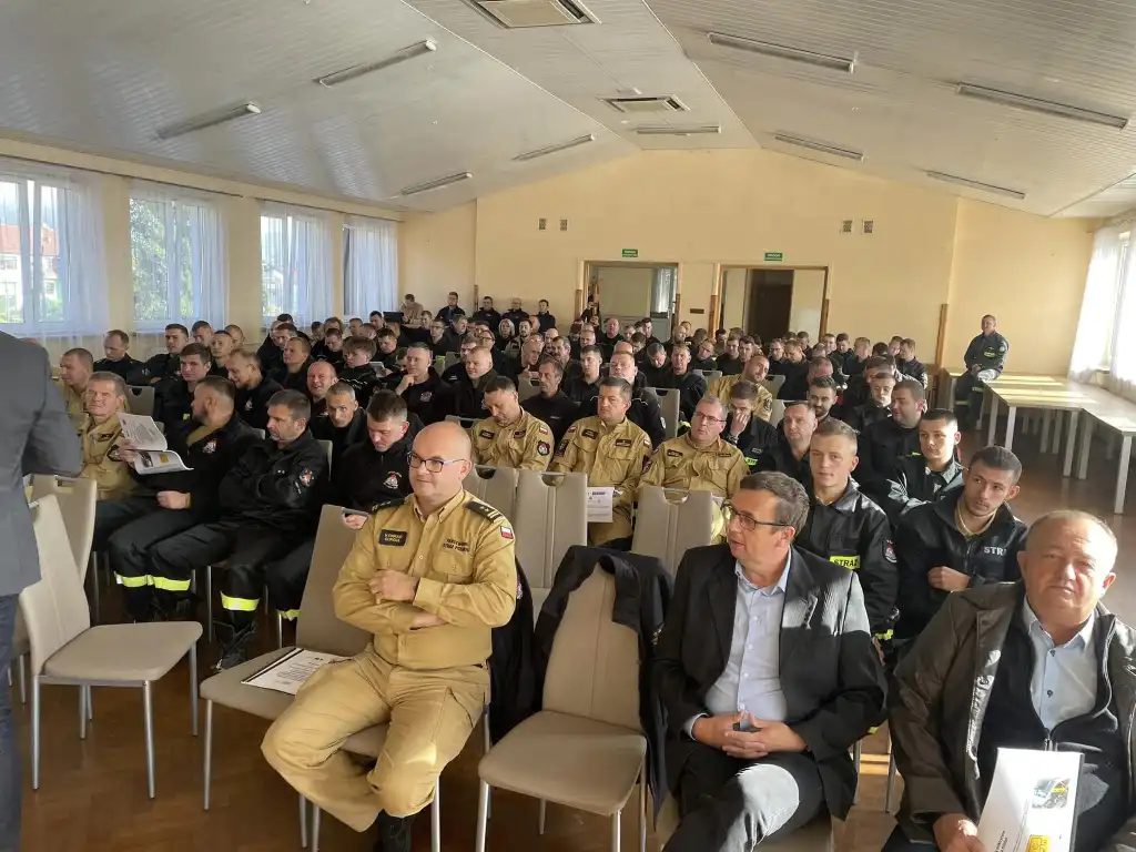 Strażacy w Tęgoborzy uczą się, jak ratować w dobie energii odnawialnej