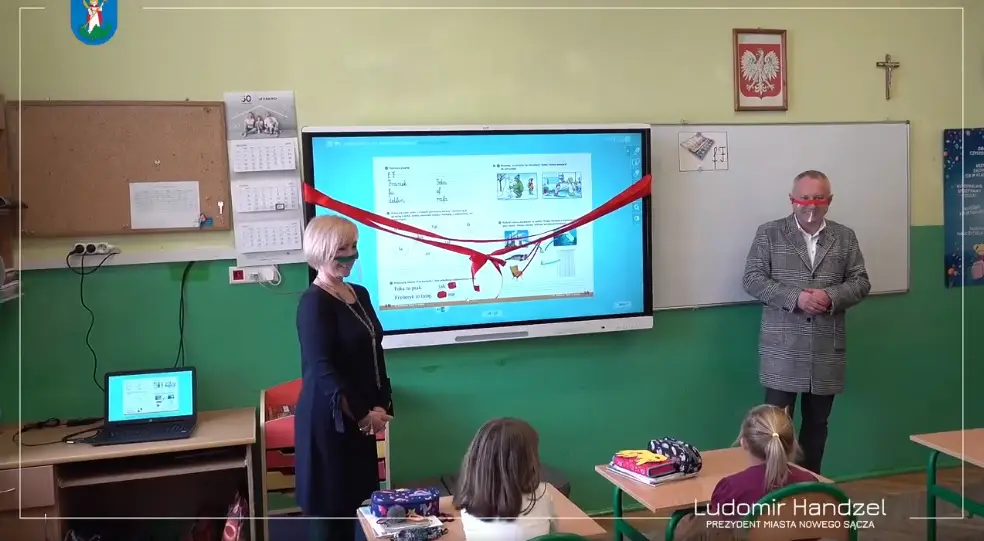 Nowy Sącz: Do Szkoły Podstawowej nr 8 trafiły interaktywne monitory