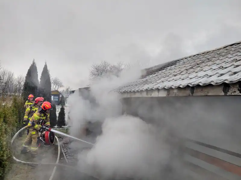 Nowy Sącz ul. Ogrodowa: płonął domek letniskowy