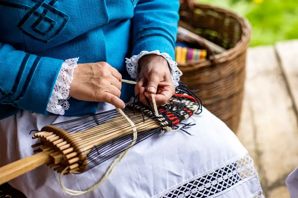 Rękawice furmańskie w sądeckim skansenie