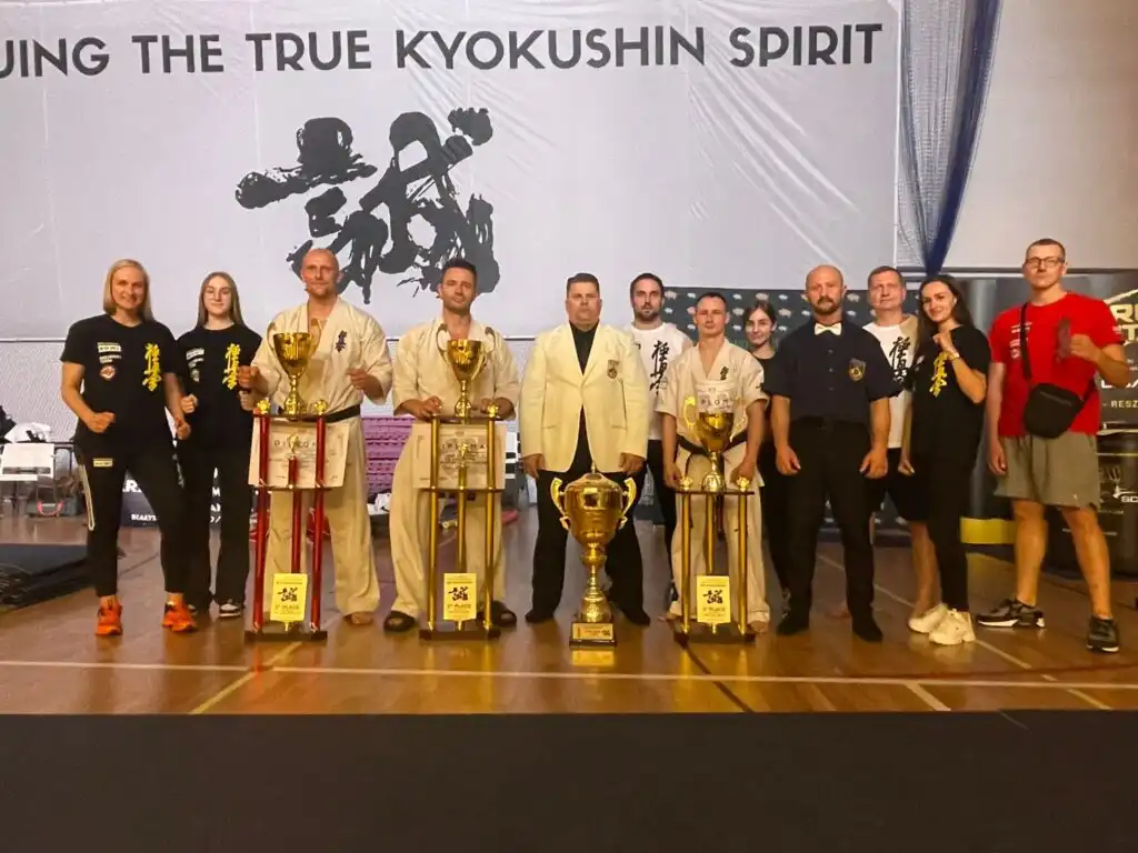 Otwarte Mistrzostwa Europy IKO Nakamura w Białymstoku. Limanowski Klub Kyokushin Karate wystawił 15 zawodników