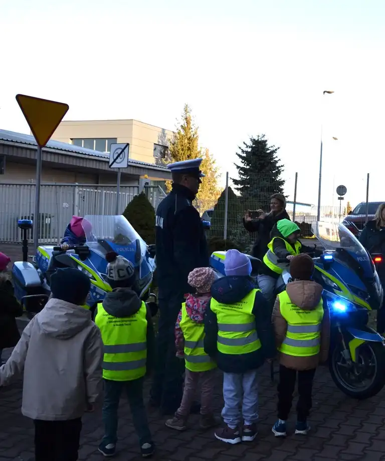 Mali goście z wizytą w Komendzie Miejskiej Policji w Nowym Sączu