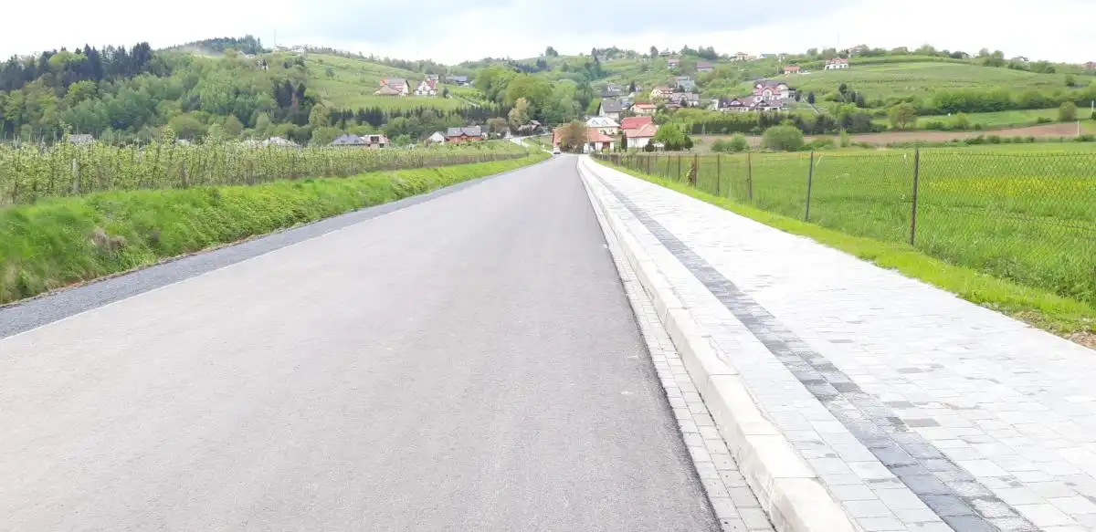 Przebudowa jednej z dróg w Gminie Łososina Dolna zakończona