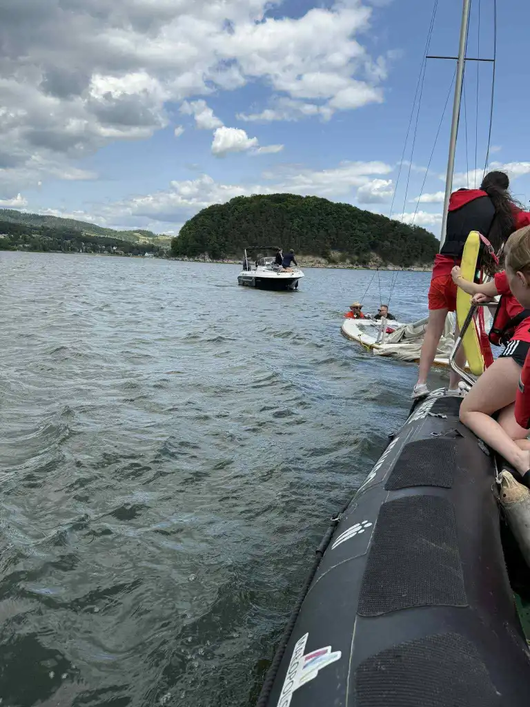 Awaria śruby i wywrotka żaglówki. Sądeckie WOPR w akcji
