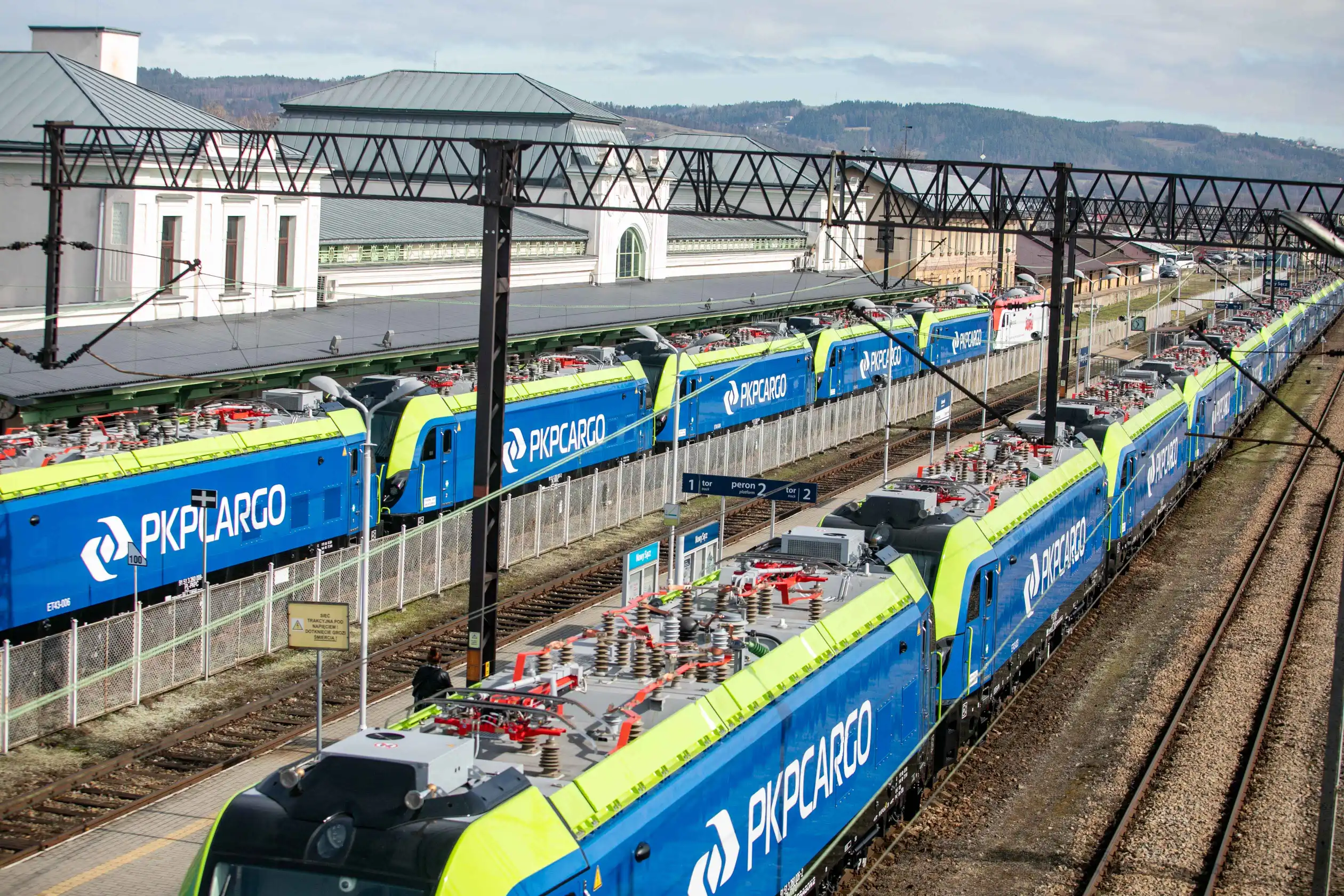 Nowoczesne lokomotywy Dragon 2 wyprodukowane przez Newag trafiły do PKP Cargo