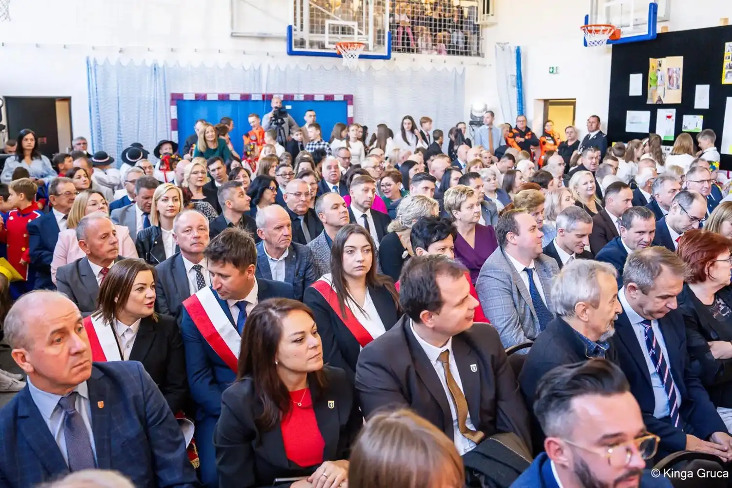 Nowoczesna szkoła i złote jabłka w Grybowie. Wielkie otwarcie SP nr 2