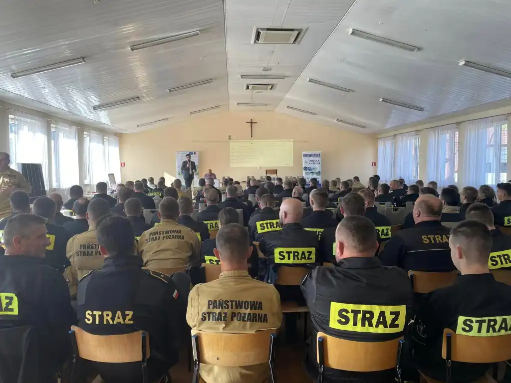 Strażacy w Tęgoborzy uczą się, jak ratować w dobie energii odnawialnej