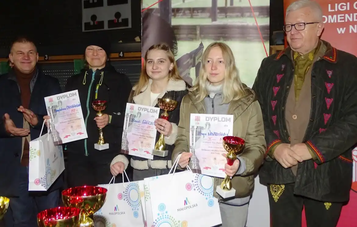 "10 strzałów Ku Chwale Ojczyzny". Patriotyczne zawody strzeleckie na sądeckiej strzelnicy