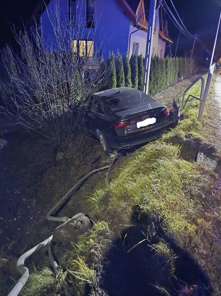 Mszana Dolna. Kolizja dwóch pojazdów, akcja służb ratunkowych