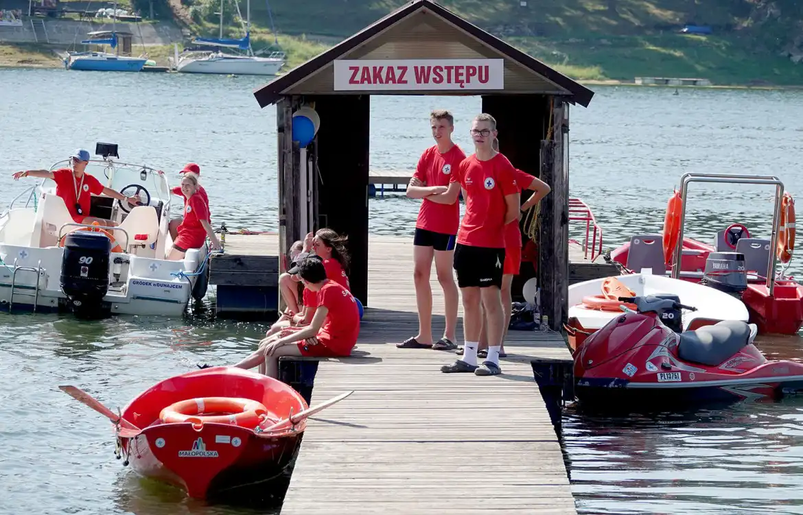 "Kręci mnie bezpieczeństwo nad wodą" - Akcja WOPR i Policji nad Jeziorem Rożnowskim