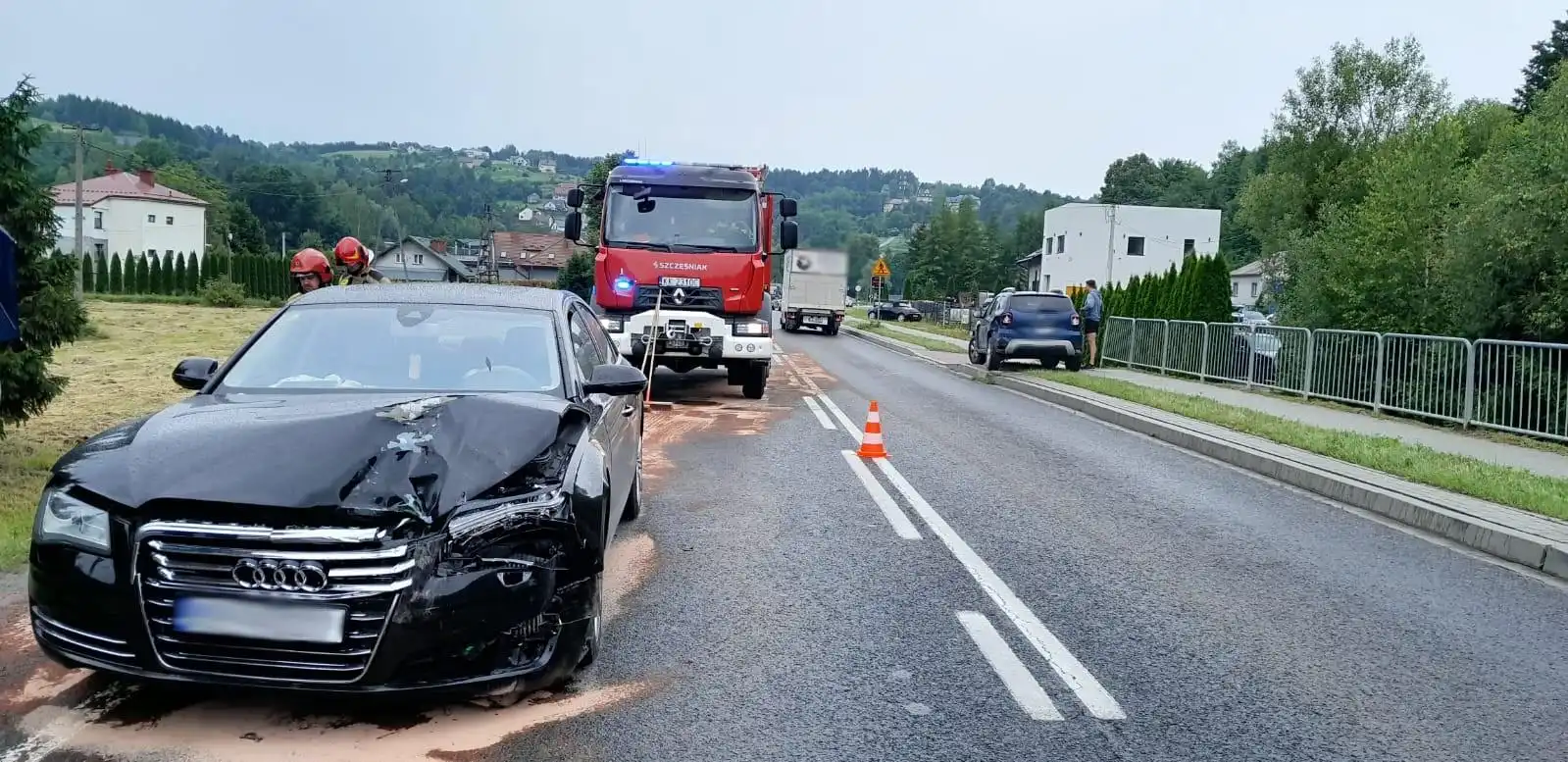 Kolizja w Piątkowej. Zderzyły się dwa auta osobowe