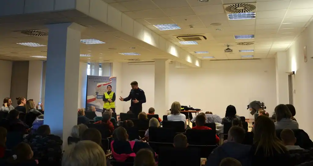 Mali goście z wizytą w Komendzie Miejskiej Policji w Nowym Sączu
