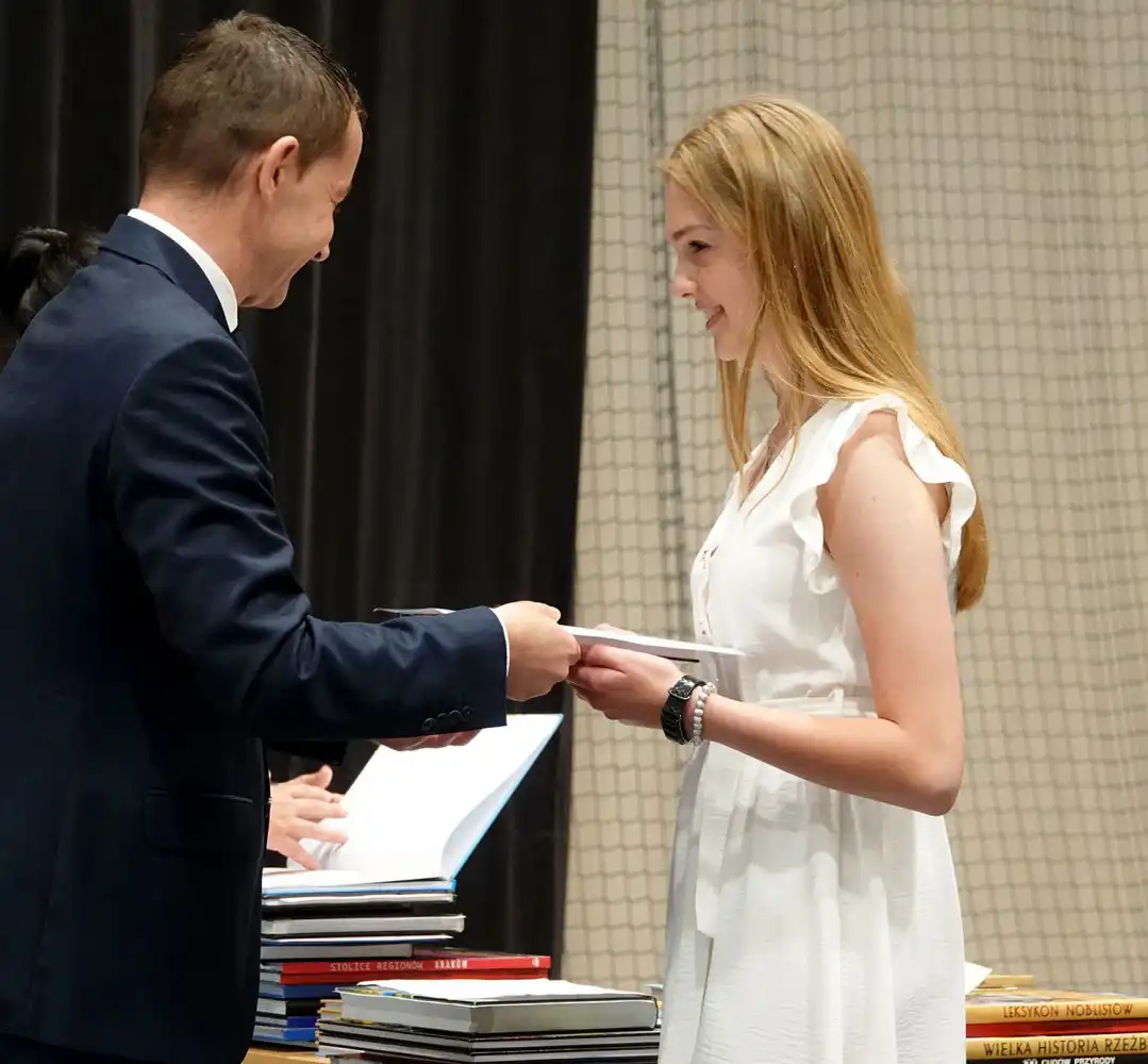 W szkołach powiatowych odbyło się uroczyste zakończenie roku szkolnego