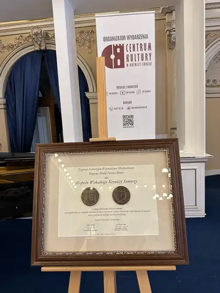 Dwudziestolecie Zespołu Wokalnego "Kryniccy Seniorzy". Jubileusz pełen wzruszeń i nagród