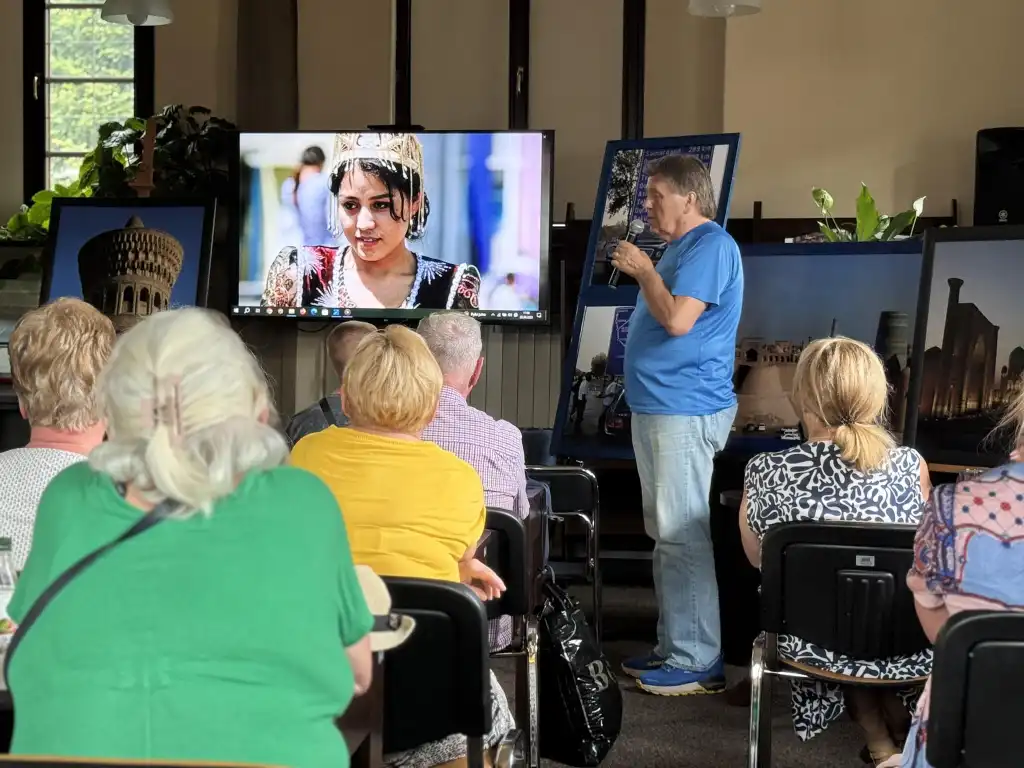 Fascynująca podróż Jedwabnym Szlakiem. Spotkanie z Henrykiem Januszem w sądeckiej bibliotece