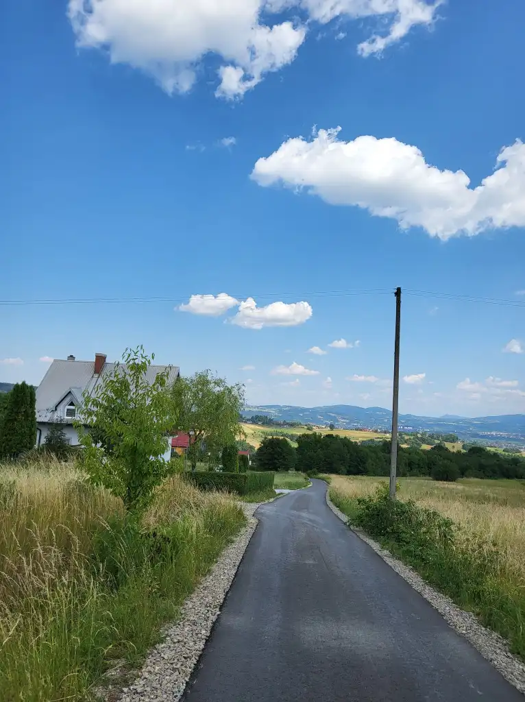Drogi gminne w Trzetrzewinie i Naściszowej po remoncie