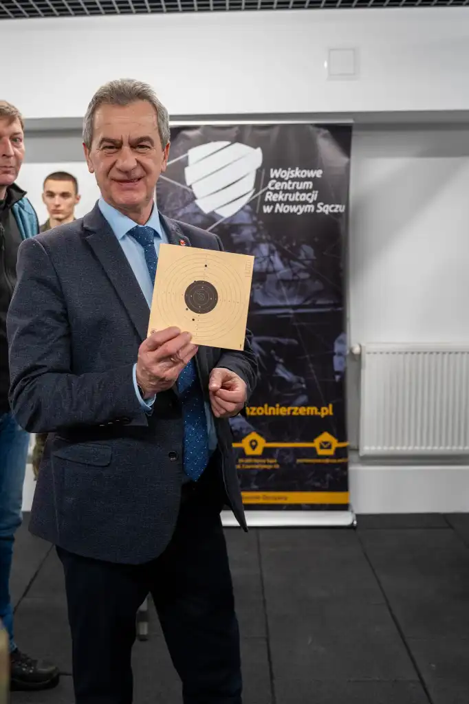 Nowoczesna strzelnica pneumatyczna w Zespole Szkół im. KEN w Tymbarku