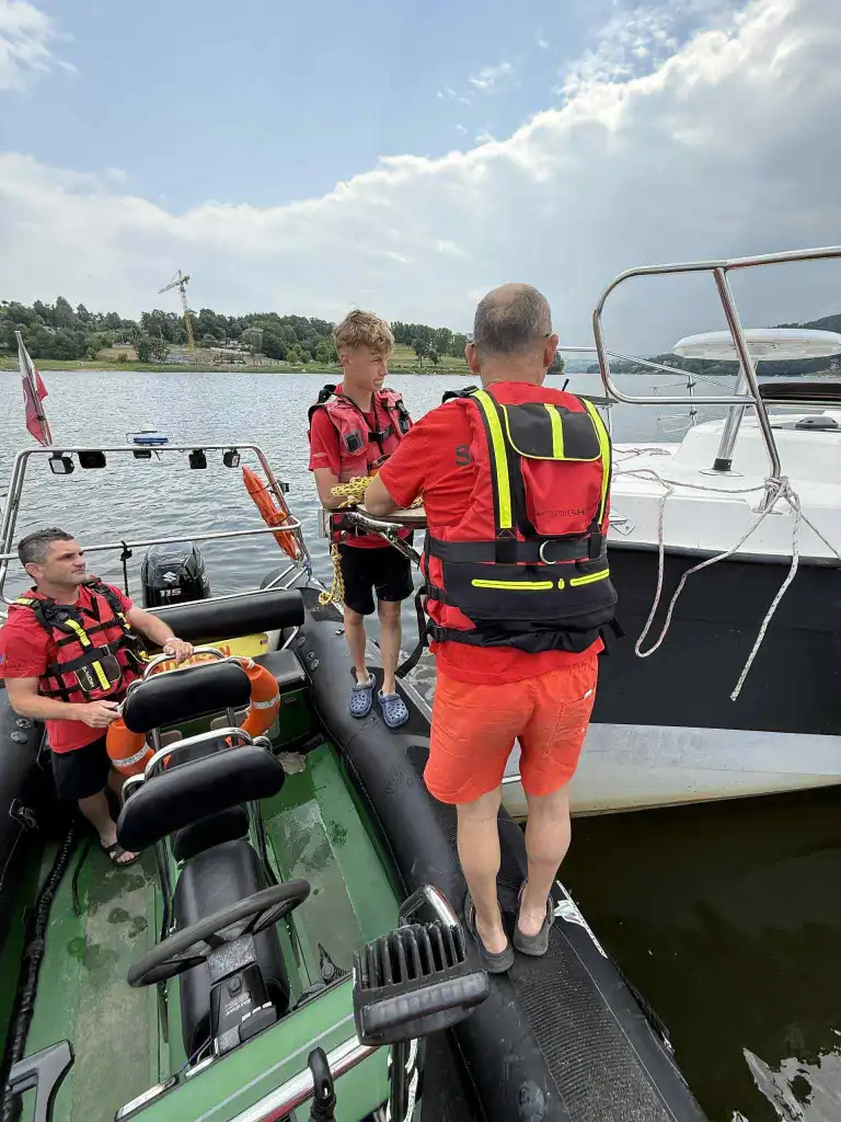 Awaria śruby i wywrotka żaglówki. Sądeckie WOPR w akcji