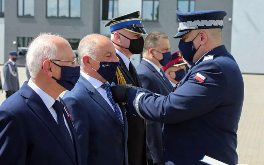 Starosta nowosądecki odznaczony medalem „Za zasługi dla Policji”